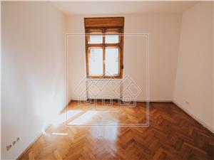 Apartament 3 camere de inchiriat in Sibiu -Zona Centrala