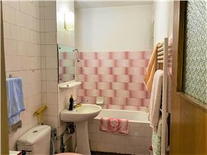 Apartament 3 camere de vanzare in Sibiu - decomandat- reper M.Viteazul