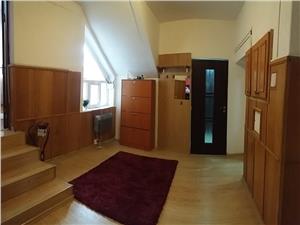 Apartament de vanzare in Sibiu 4 camere, curte, garaj Mare - Pta Cluj