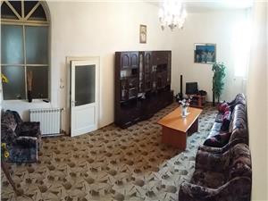 Apartament de vanzare in Sibiu 4 camere, curte, garaj Mare - Pta Cluj