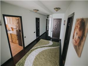 Apartament de vanzare in Sibiu - 9 camere - decomandat - terasa 20 mp