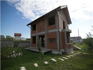 Casa de vanzare in Sibiu - 5 camere si 3 bai - 1000 mp curte libera