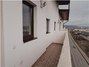 Apartament de vanzare in Sibiu - 3 camere - balcon 11 m- Zona Selimbar