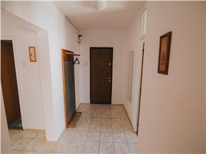 Apartament de vanzare in Sibiu-3 camere cu balcon si pivnita-Terezian