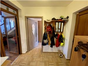 Casa de vanzare in Sibiu cu 4 camere - 175 mp curte libera