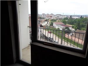 Apartament 3 camere de vanzare in Sibiu - Strada Asfaltata!