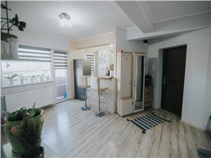 Apartament de vanzare in Sibiu- 3 camere cu 2 balcoane si gradina