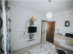 Apartament de vanzare in Sibiu- 3 camere cu 2 balcoane si gradina