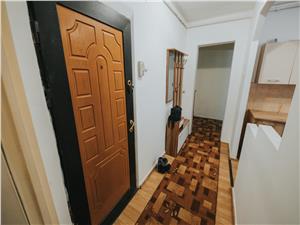Apartament de vanzare in Sibiu-2 camere cu balcon si pivnita-V.Aaron