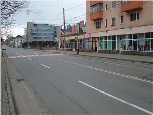 Spatiu comercial de inchiriat in Sibiu - Medias - 700 mp - vitrina