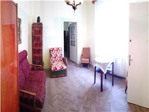 Casa de inchiriat in Sibiu, 3 camere mari, zonă centrală