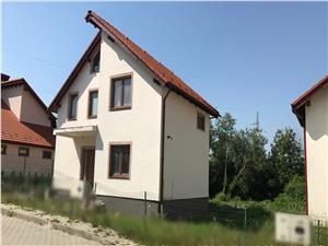 Casa de vanzare in Sibiu, Single, La Cheie, strada pavata