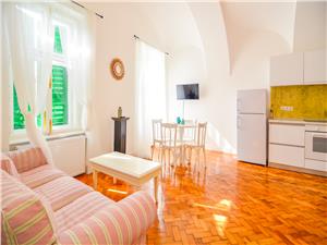 Apartament de inchiriat in Sibiu-2 camere- ultracentral-dotari de lux